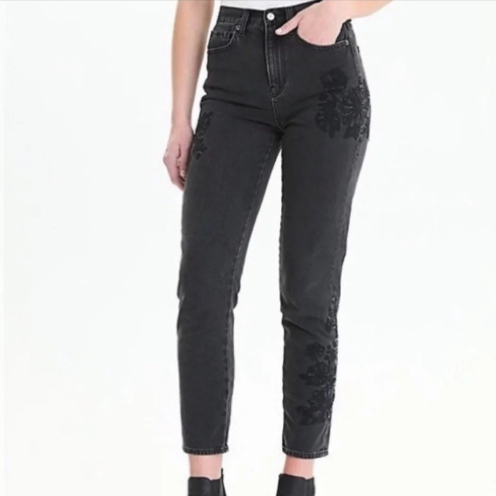 American Eagle Mom Jeans Embroidered Floral Faded black 8 - Picture 2 of 12